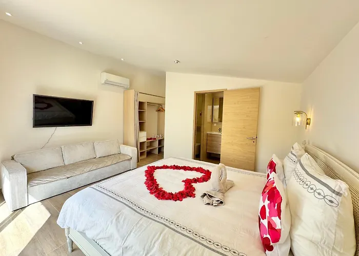 Villa La Source 83 - Room Close To St Tropez