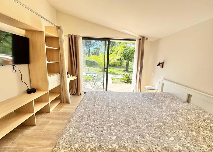 Villa La Source 83 - Room Close To St Tropez