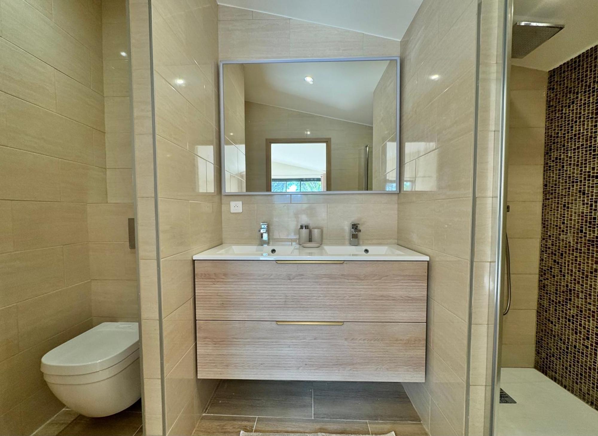 La Source 83 - Close To St Tropez Bed & Breakfast Cogolin